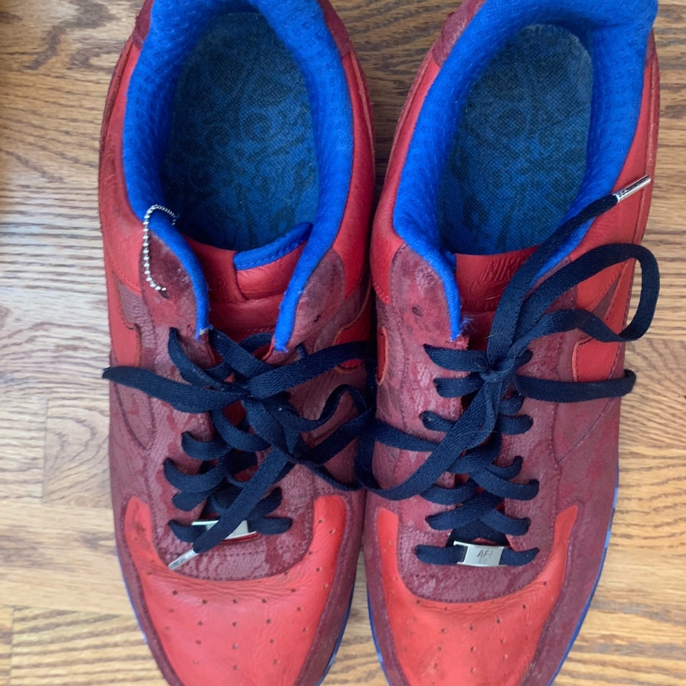 Nike tennis shoes